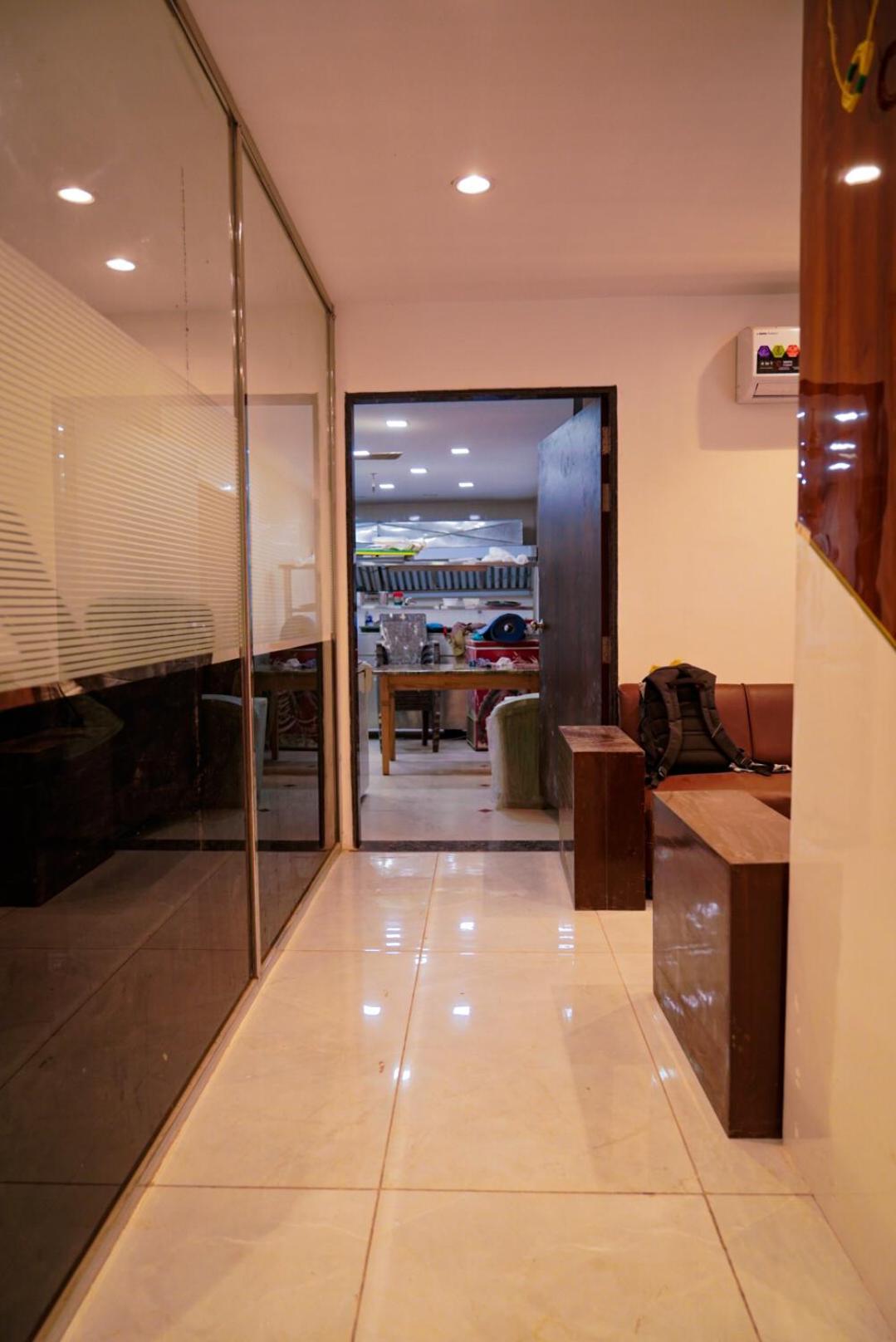 The Flamboyant Natraj Hotel Bharuch Exterior photo