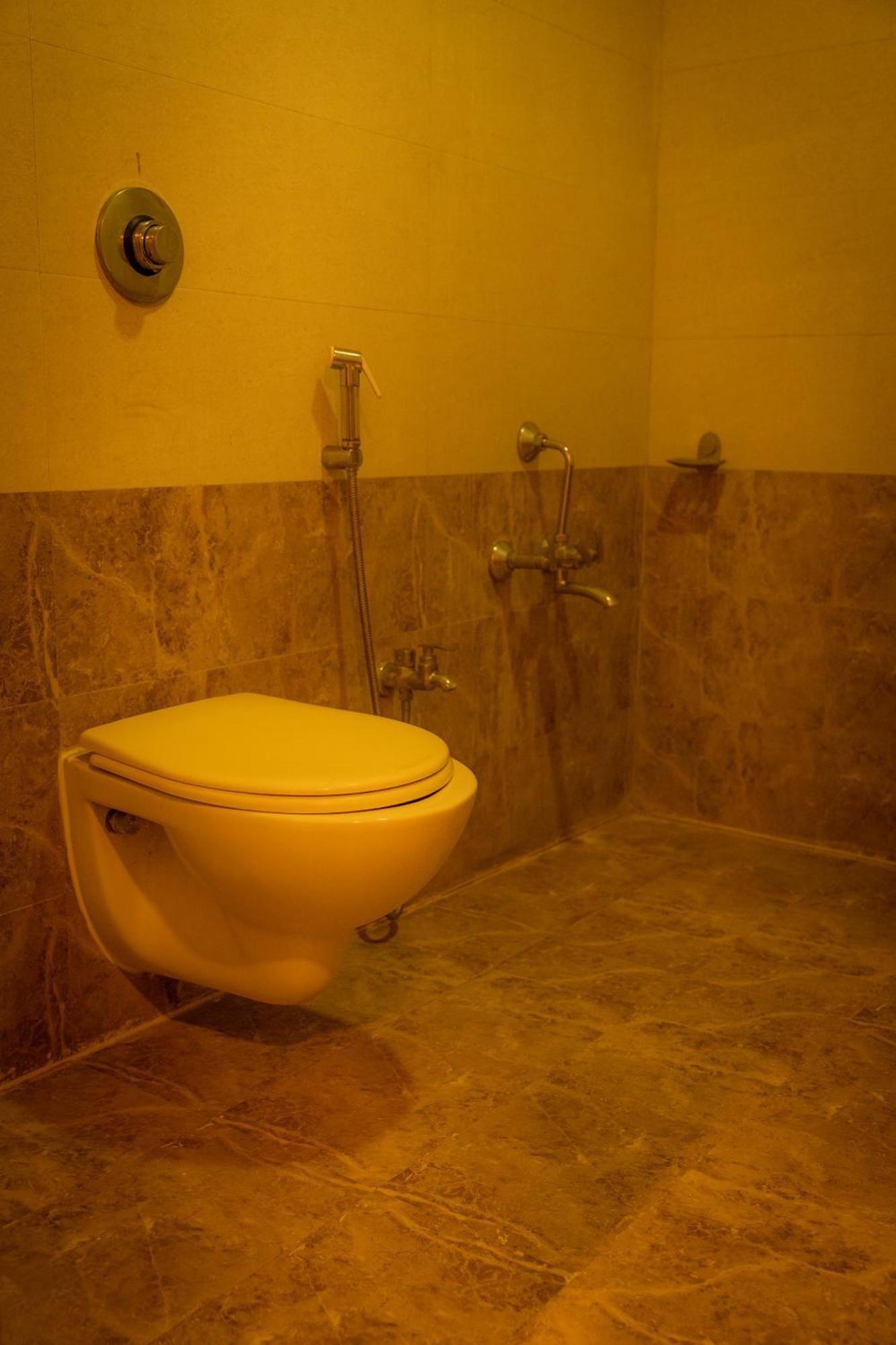 The Flamboyant Natraj Hotel Bharuch Exterior photo